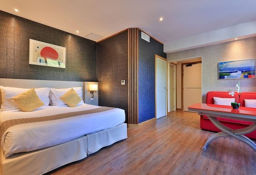 Студия Стандарт, Hôtel Provençal