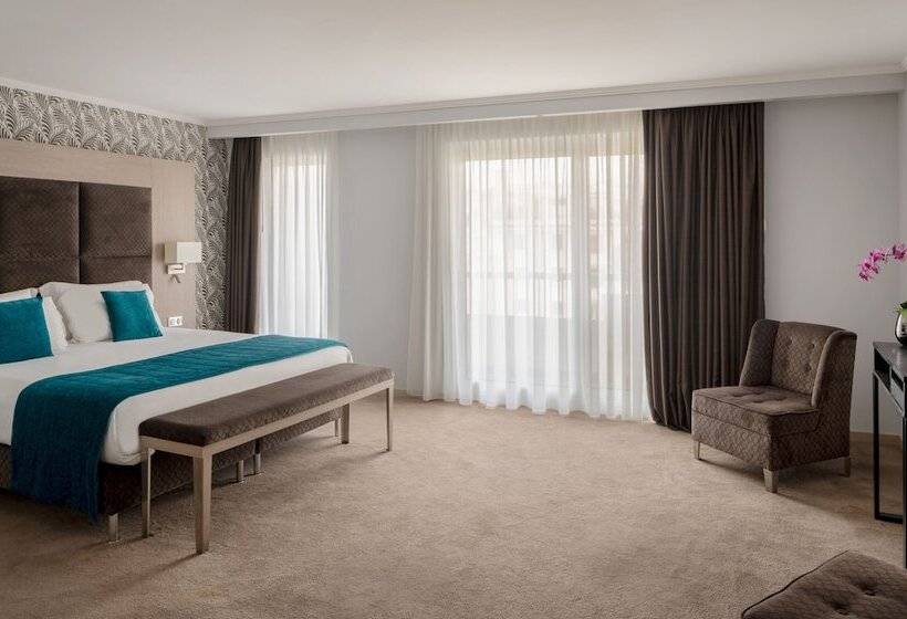 Семейный Номер, Juliana Hotel Cannes