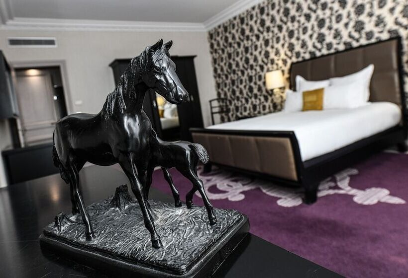 Номер Deluxe Вид на Море с Балконом, Le Grand Hotel De Cabourg   Mgallery Hotel Collection