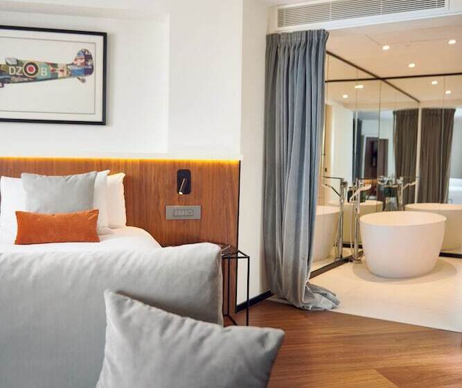Junior Suite, Melia White House