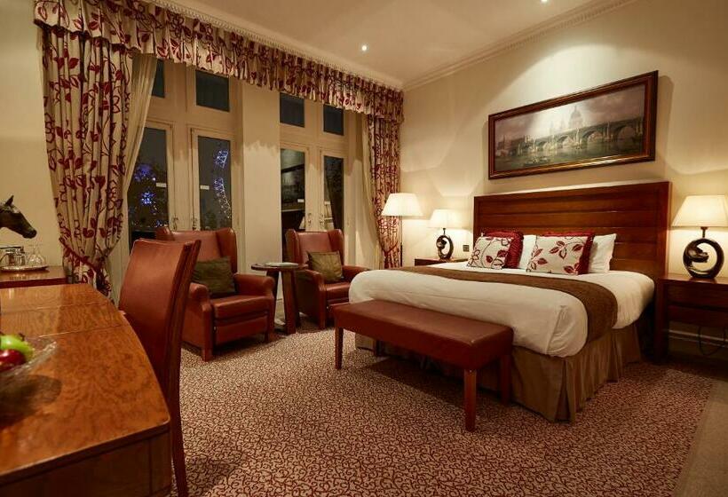 اتاق استاندارد با تخت بزرگ, The Royal Horseguards Hotel, London