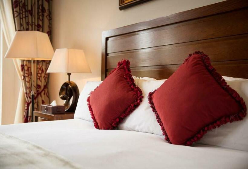 اتاق استاندارد با تخت بزرگ, The Royal Horseguards Hotel, London
