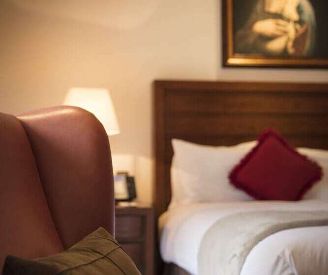 디럭스 룸, The Royal Horseguards Hotel, London