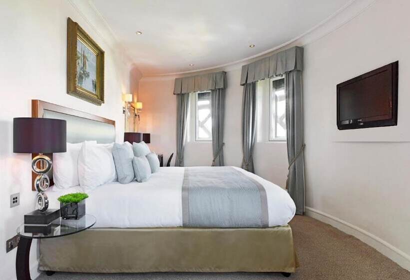 سوییت, The Royal Horseguards Hotel, London