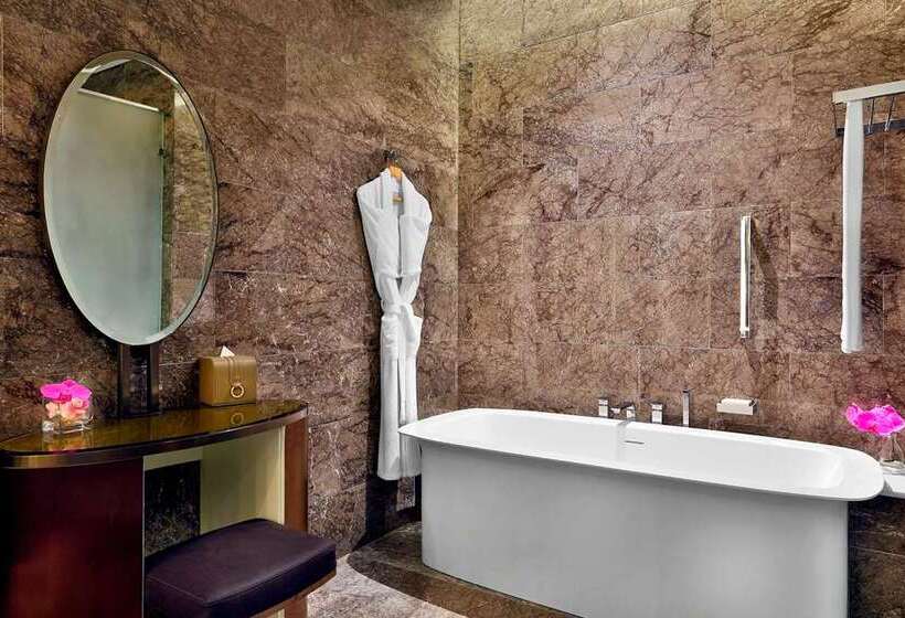 Люкс Кровать Кинг, Hilton London Watford