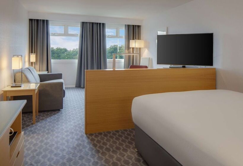 Полулюкс, Hilton London Watford