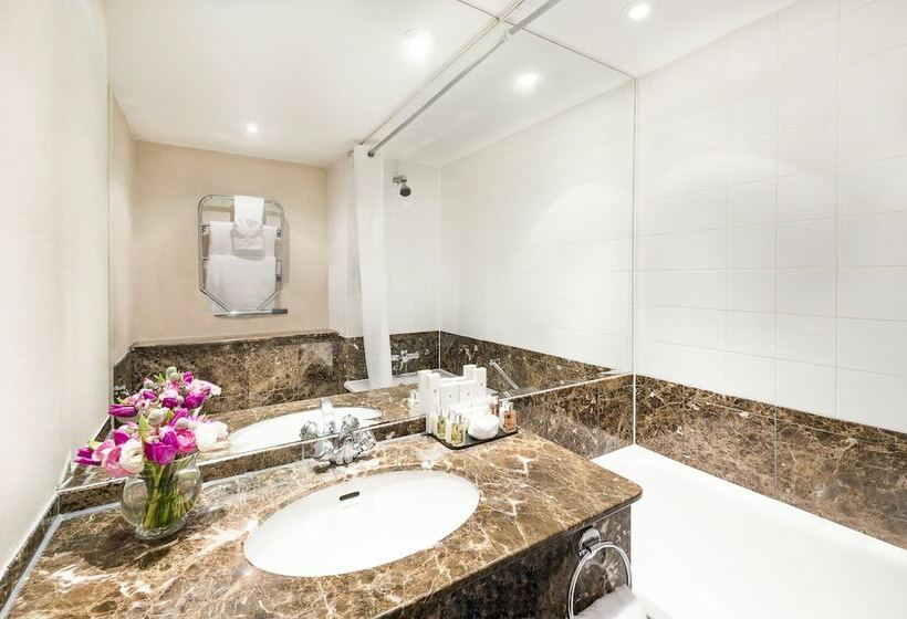 Номер Клуб, Millennium Hotel And Conference Centre Gloucester London