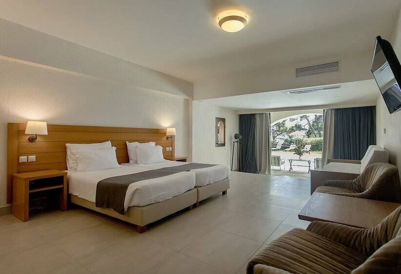 Люкс, Corfu Holiday Palace