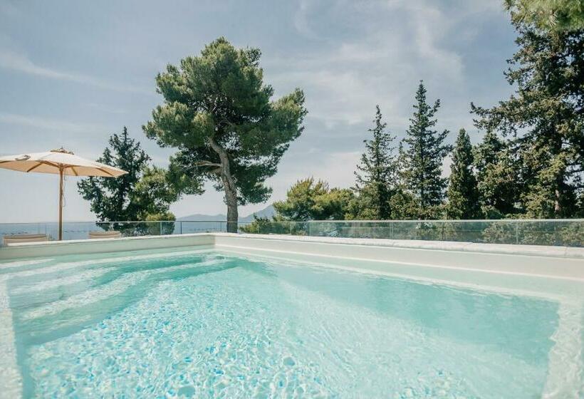Семейное Бунгало, Corfu Holiday Palace