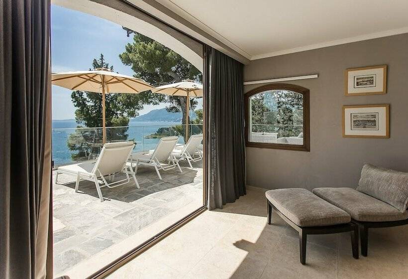 Семейное Бунгало, Corfu Holiday Palace