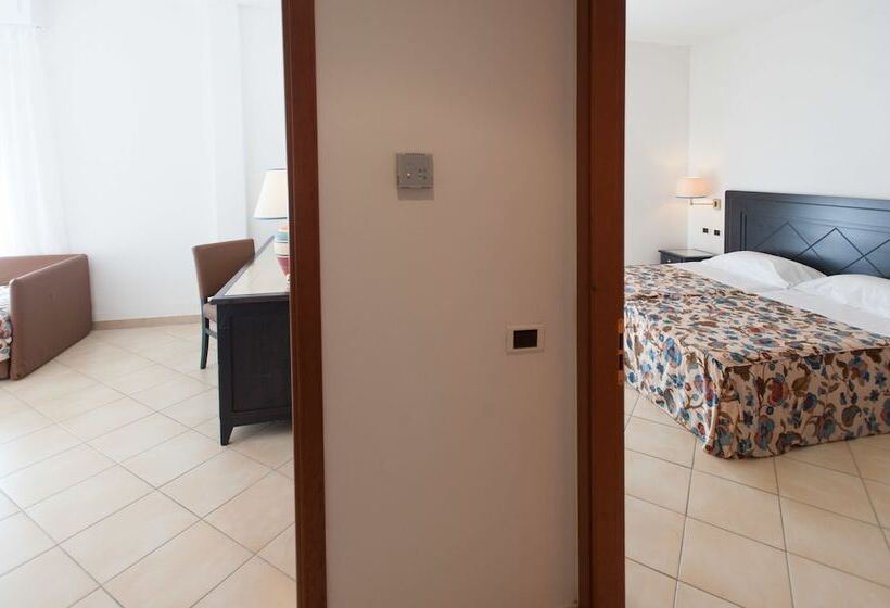 חדר משפחתי, Th Capoliveri   Grand Hotel Elba International