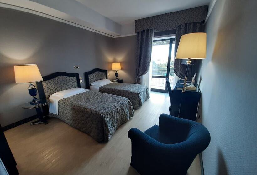 Quarto clássico vista mar, Grand Hotel Excelsior