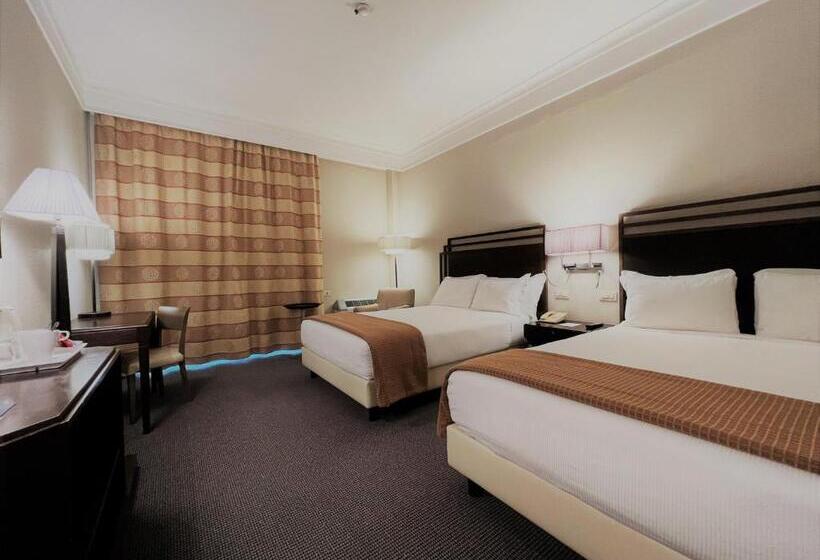 اتاق استاندارد با 2 تخت دوبل, Crowne Plaza Rome St. Peter S, An Ihg