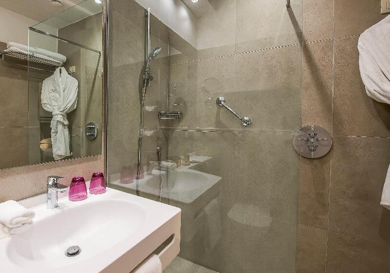 اتاق پرمیوم, Crowne Plaza Rome St. Peter S, An Ihg