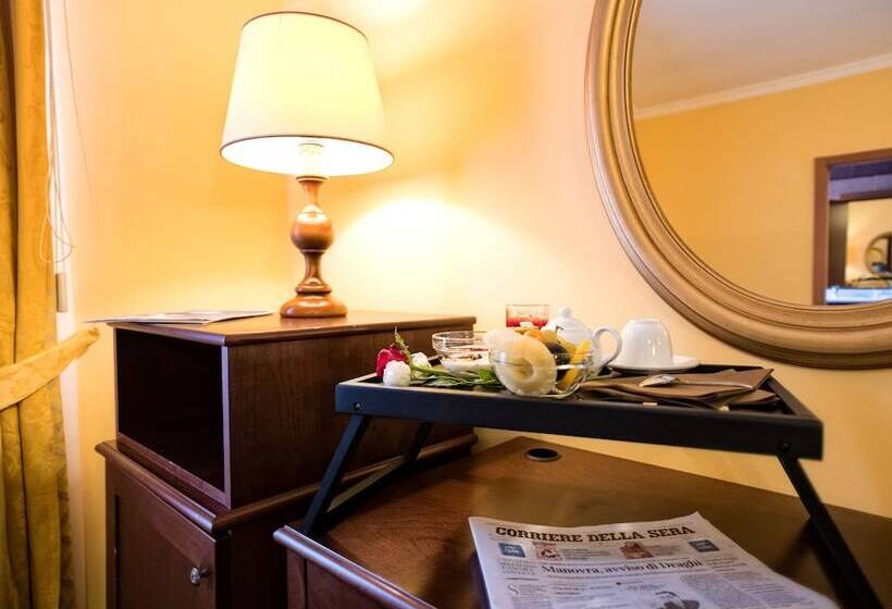 חדר סטנדרט לשלושה, Grand Hotel Italia