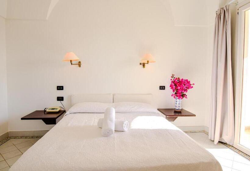스위트, Mursia Resort & Spa