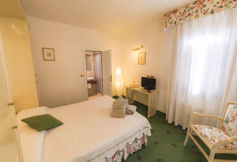 Номер Стандарт, Relais Leon D'oro