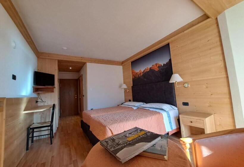 Трехместный Номер Стандарт с Балконом, Lake&nature Hotel Gloria
