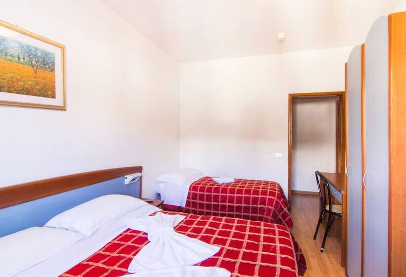 Номер Комфорт, Excelsior Hotel Cimone Lowcost