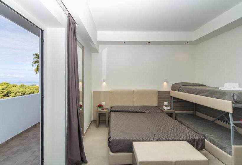 スーペリアの４人部屋, Village Club Santa Caterina