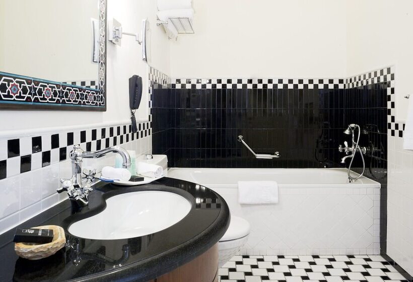 סוויטת ג'וניור, The American Colony Hotel   Small Luxury Hotels Of The World