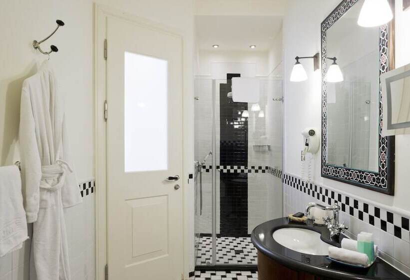 סוויטה, The American Colony Hotel   Small Luxury Hotels Of The World