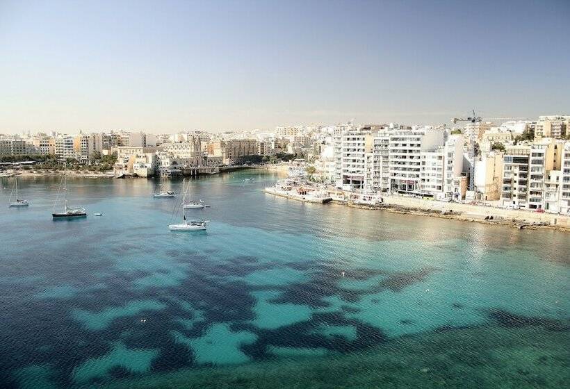 اتاق لوکس با چشم‌انداز دریا, Cavalieri Art