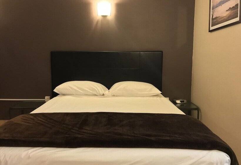 스탠다드 스튜디오, Ascot Epsom Motel