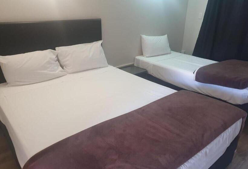 스탠다드 스튜디오, Ascot Epsom Motel