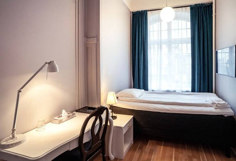 标准单人间, Queen S Hotel By First Hotels