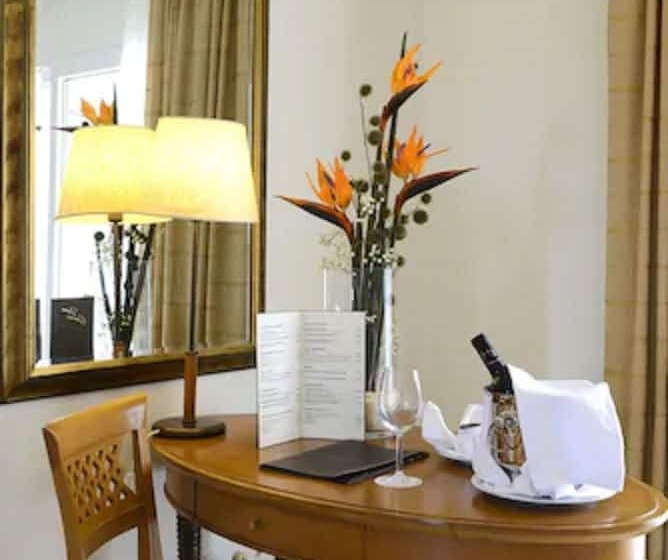 Трехместный Номер Стандарт Вид на Бассейн, Vincci Saphir Palace & Spa