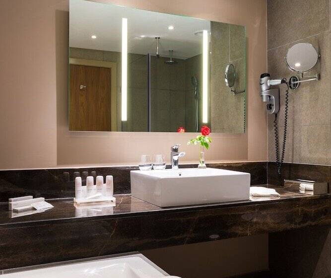 Junior Suite, 2 Fevrier, Lome