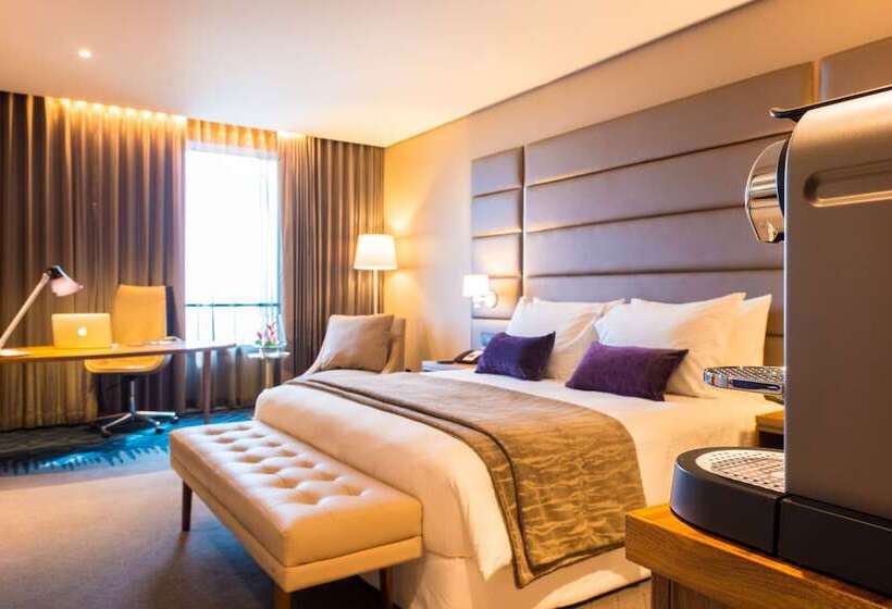 Suite Presidencial, 2 Fevrier, Lome