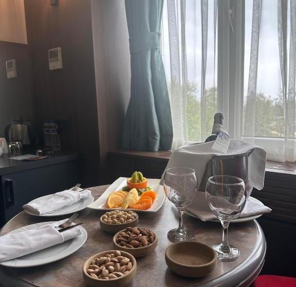 سوییت خانوادگی, Kirci Thermal & Spa