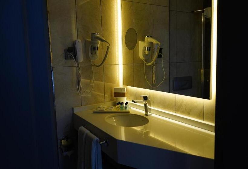 اتاق استاندارد سه نفره, Kirci Thermal & Spa