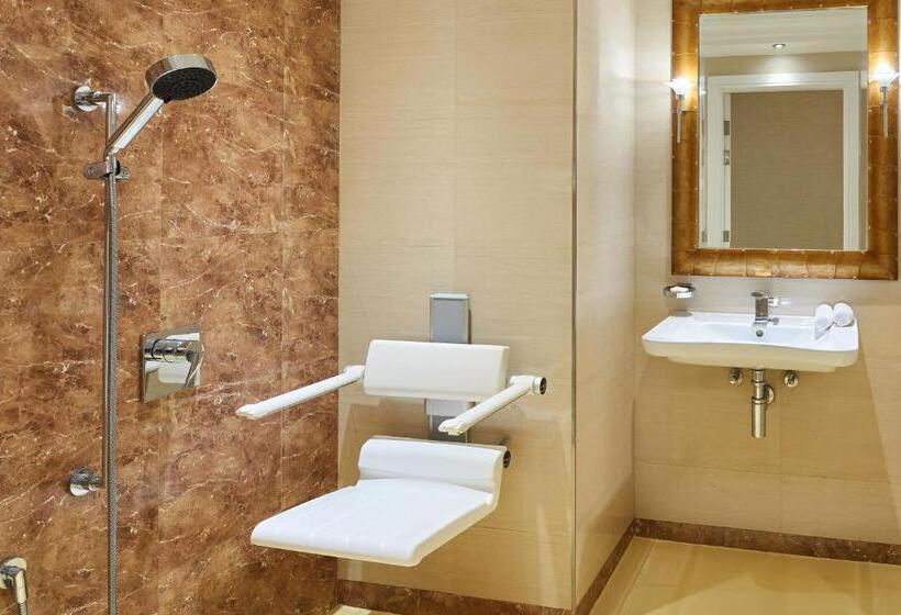 اتاق لوکس با تخت بزرگ, Sheraton Cairo Hotel & Casino