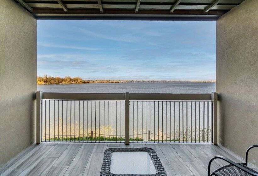 Номер Стандарт 2 Двуспальные Кровати, Best Western Plus Lake Front