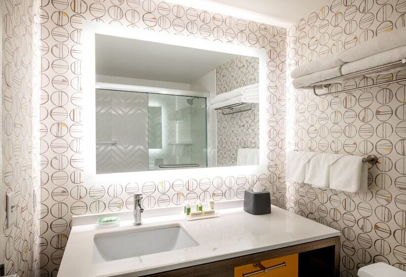 Номер Стандарт 2 Двуспальные Кровати, Holiday Inn & Suites Pittsfield Berkshires, An Ihg