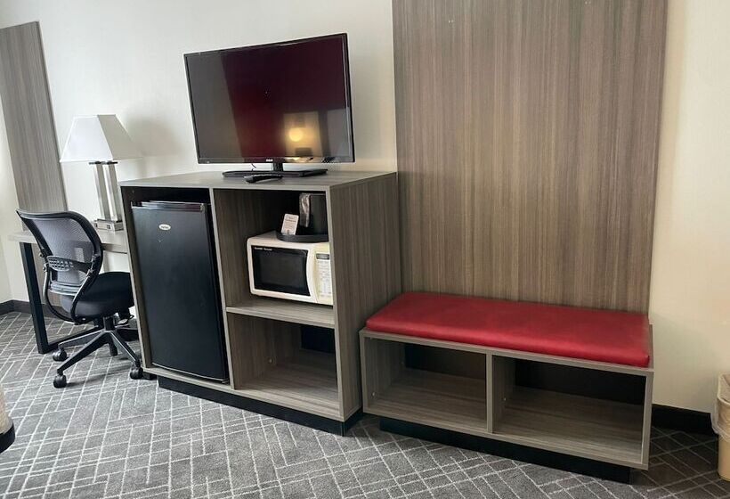 스위트 킹사이즈 침대, Ramada By Wyndham Waupaca
