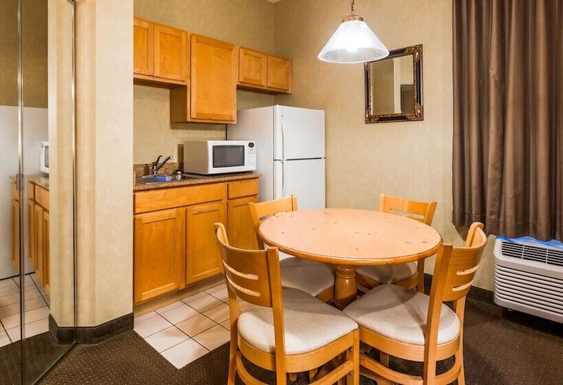 자쿠지 스위트, Best Western Plus Revere Inn & Suites