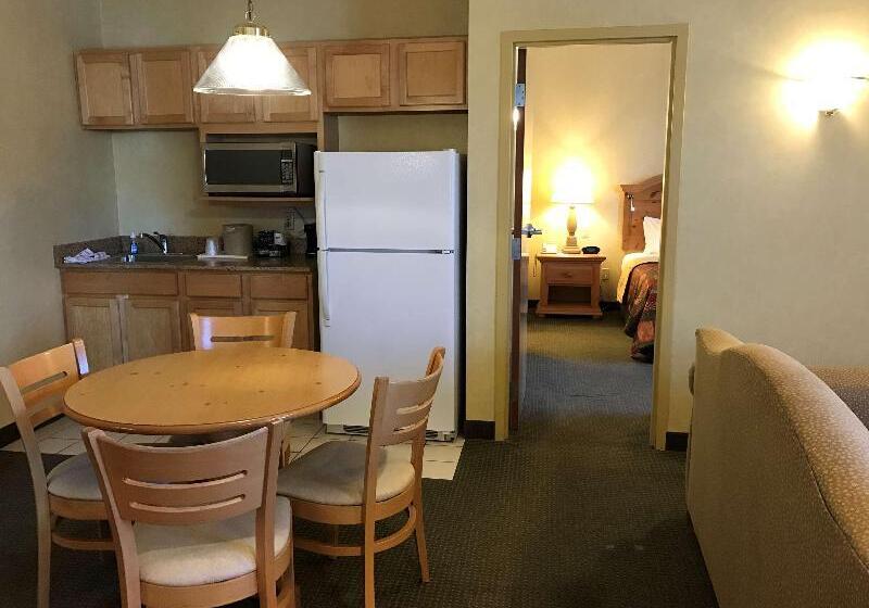 스위트 킹사이즈 침대, Best Western Plus Revere Inn & Suites