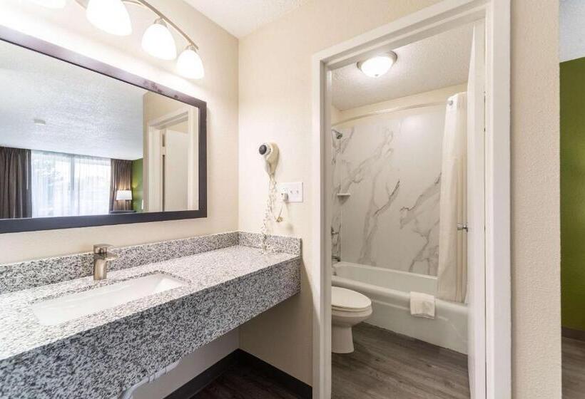 Люкс Кровать Кинг, Quality Inn & Suites Vandalia Near I70 And Hwy 51