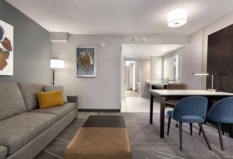 Люкс Премиум, Embassy Suites By Hilton Milpitas Silicon Valley