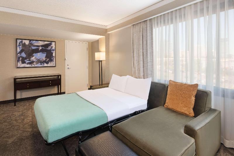 Люкс Кровать Кинг, Embassy Suites By Hilton Tysons Corner