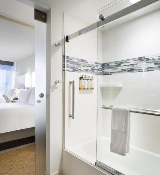 장애인을 위한 스탠다드 룸, Even Hotel Norwalk, An Ihg