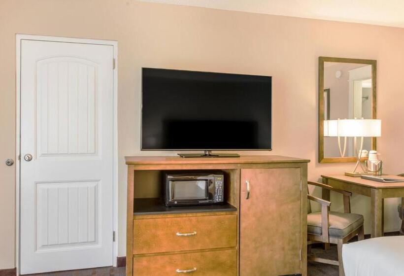 Номер Стандарт Вид на Бассейн, Red Lion Inn & Suites Branson