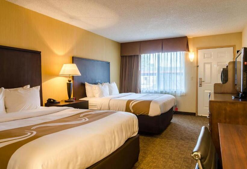 Номер Стандарт 2 Двуспальные Кровати, Quality Inn & Suites