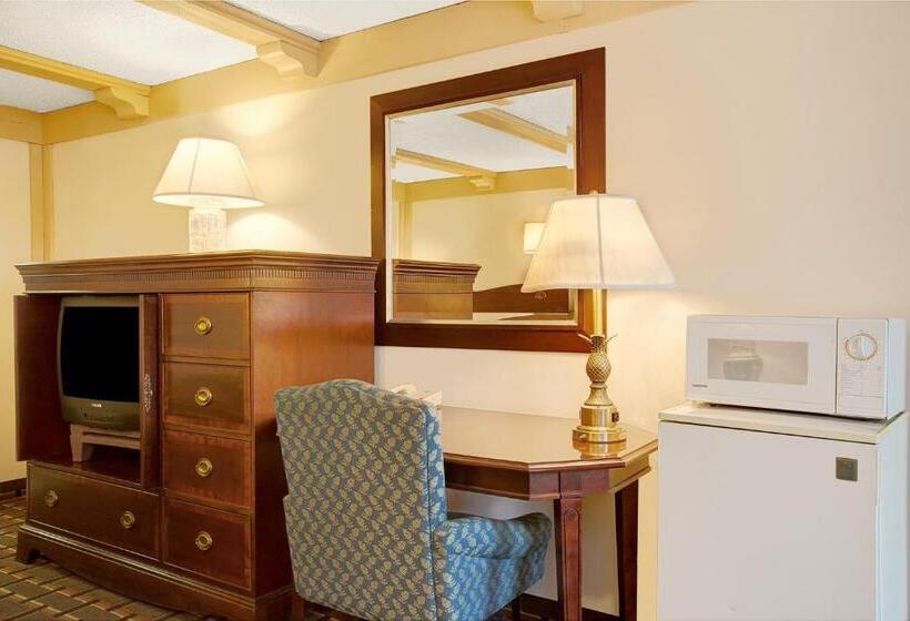 Студио Стандарт Кровать Кинг, Knights Inn Greensburg