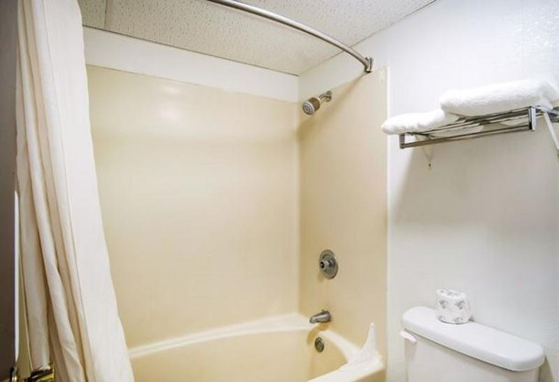 Стандартный Номер Кровать Кинг, OYO Hotel Hutchinson KS West 4th Ave