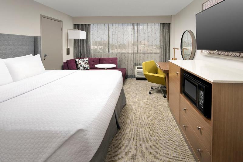Habitació Estàndard Llit King Adaptada per a persones amb mobilitat reduïda, Crowne Plaza San Antonio Airport By Ihg